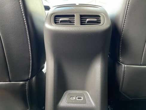 Used 2022 Buick Envision Essence w/ Safety Package FWD image 38