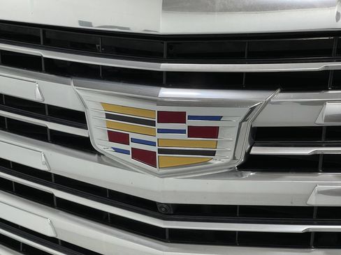 Used 2018 Cadillac Escalade Platinum AWD/4WD image 41
