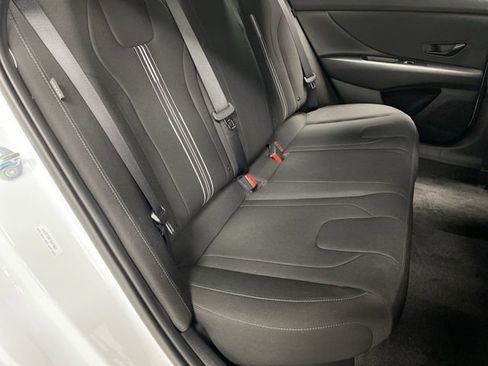 New 2025 Hyundai Elantra SEL image 30