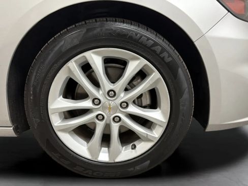 Used 2018 Chevrolet Malibu LT FWD image 24