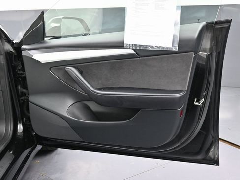 Used 2023 Tesla Model 3 Standard Range image 38