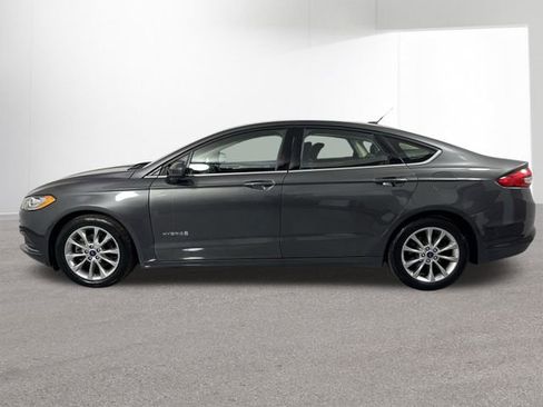 Used 2017 Ford Fusion SE image 27