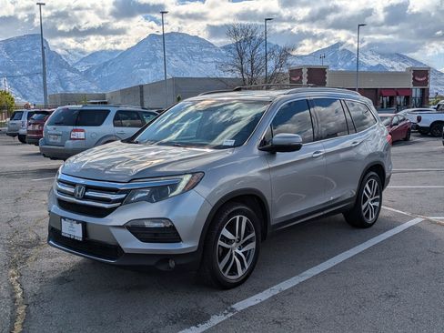 Used 2018 Honda Pilot Touring image 10