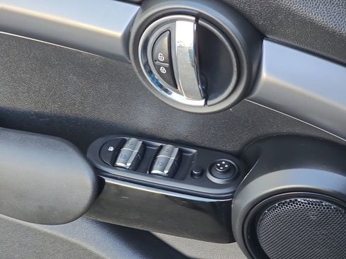 Used 2022 MINI Cooper 4-Door Hardtop image 33