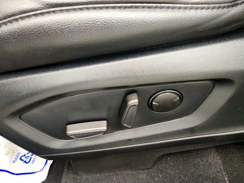 Used 2021 Ford Explorer XLT w/ Equipment Group 202A AWD/4WD image 11