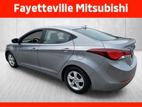 Used 2015 Hyundai Elantra SE FWD image 5