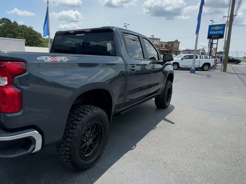 Used 2021 Chevrolet Silverado 1500 LT AWD/4WD image 8