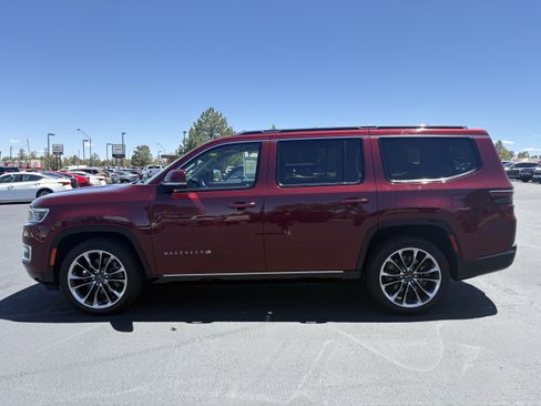Used 2022 Jeep Wagoneer Series III w/ Premium Group I AWD/4WD image 8