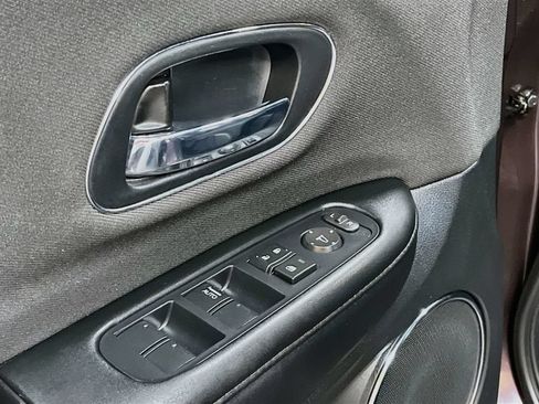 Used 2022 Honda HR-V EX image 17