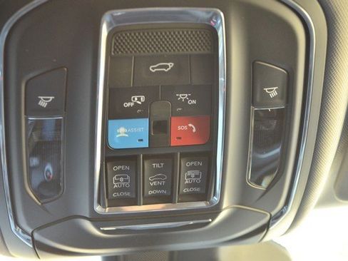 Used 2023 Jeep Grand Cherokee 4WD 4xe w/ Luxury Tech Group II image 34