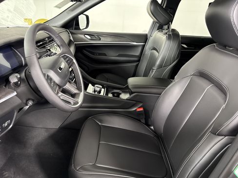 New 2025 Jeep Grand Cherokee Limited w/ Luxury Tech Group II image 12