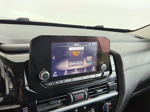 Certified 2025 Nissan Pathfinder SV FWD image 31
