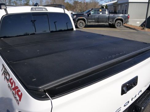 Used 2023 Toyota Tacoma TRD Off-Road image 35