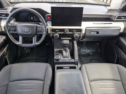 Used 2024 Toyota Tacoma TRD Off-Road image 25