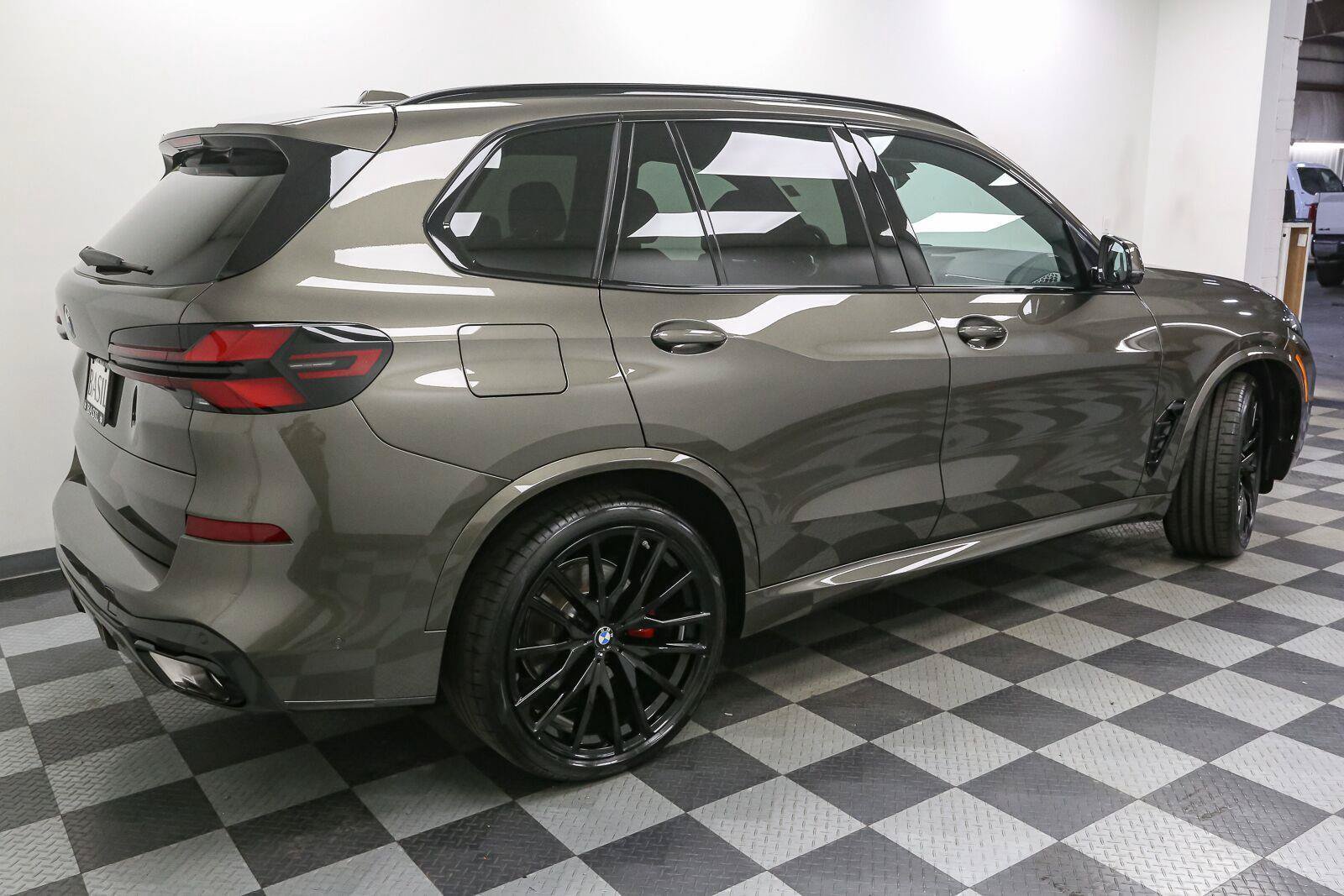Used 2026 BMW X5 xDrive40i w/ M Sport Package AWD/4WD image 8