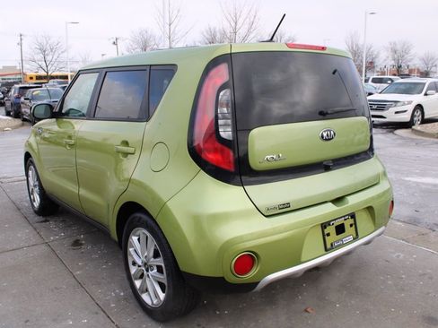 Used 2017 Kia Soul + image 5