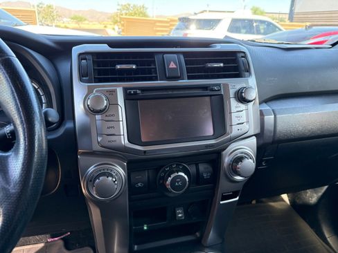 Used 2014 Toyota 4Runner SR5 AWD/4WD image 8