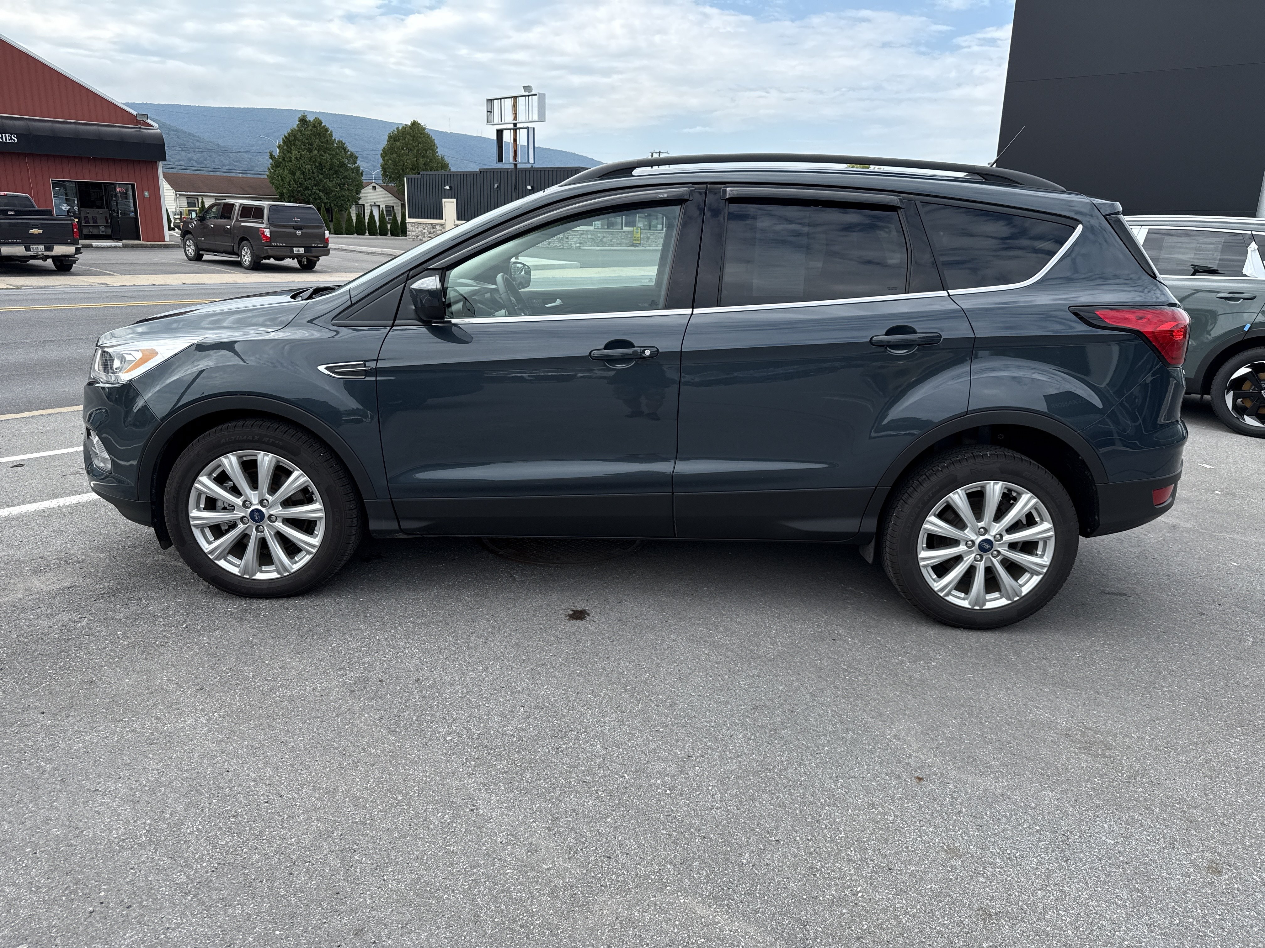Used 2019 Ford Escape SEL AWD/4WD image 7