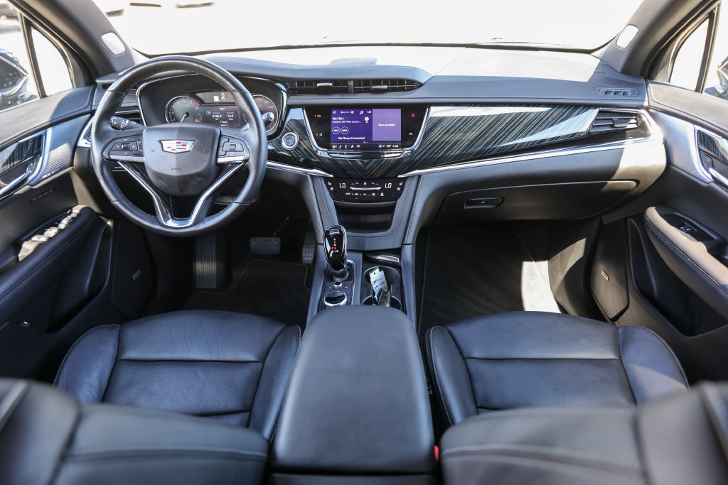 Used 2025 Cadillac XT6 Premium Luxury FWD image 28
