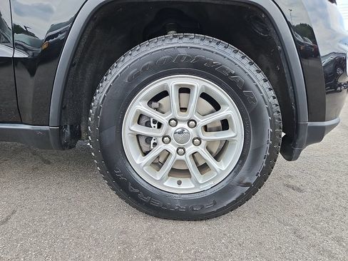 Certified 2020 Jeep Grand Cherokee Laredo AWD/4WD image 9