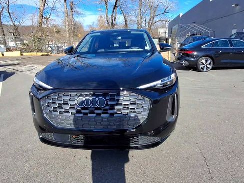 Certified 2025 Audi Q5 Premium Plus w/ Premium Plus image 3