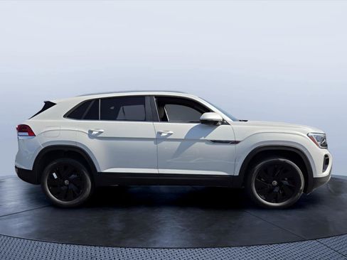 New 2026 Volkswagen Atlas Cross Sport SE FWD image 6