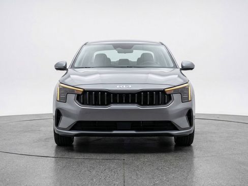 Used 2025 Kia K4 LXS image 2