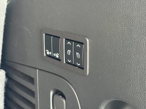 Used 2018 Cadillac Escalade Premium Luxury image 27