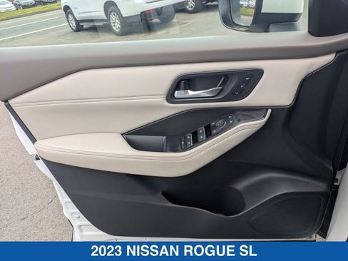 Used 2023 Nissan Rogue SL AWD/4WD image 12
