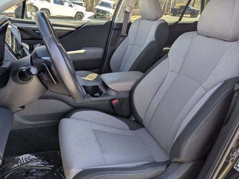 Used 2023 Subaru Outback Premium AWD/4WD image 29