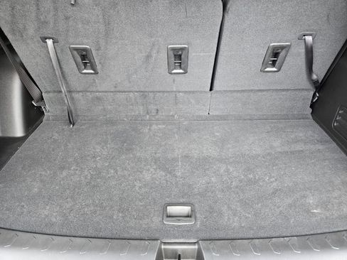 Used 2024 Chevrolet Traverse LT FWD image 34