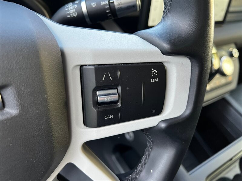 Used 2020 Land Rover Defender 110 First Edition AWD/4WD image 32