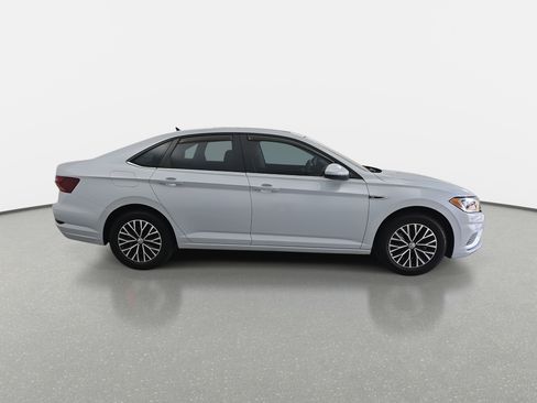 Used 2019 Volkswagen Jetta SEL image 2