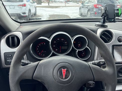 Used 2008 Pontiac Vibe w/ Sun And Sound Package image 10