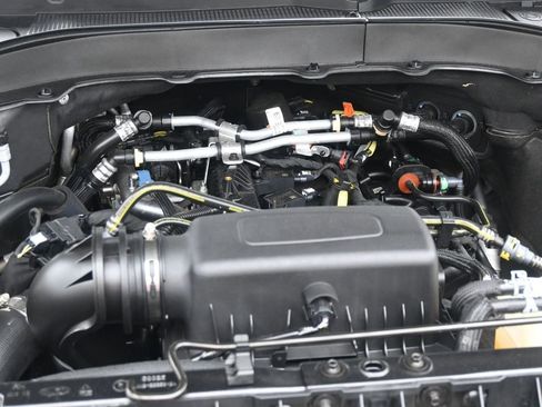 Used 2023 Ford Explorer XLT w/ Equipment Group 202A image 13