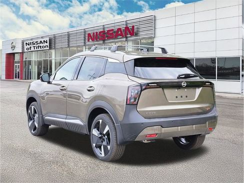 New 2026 Nissan Kicks SR w/ Cold Weather Package FWD image 6