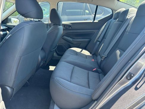 Used 2025 Nissan Altima 2.5 SV FWD image 25