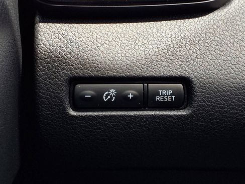 Used 2019 Nissan Rogue S image 23