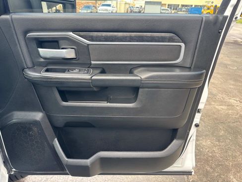 Used 2024 RAM 3500 Big Horn image 25