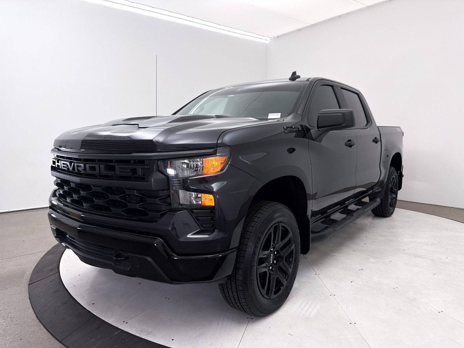 Used 2024 Chevrolet Silverado 1500 Custom Trail Boss w/ Turbomax Blackout Package AWD/4WD image 12