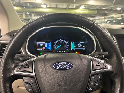 Used 2018 Ford Edge Titanium w/ Equipment Group 301A image 12