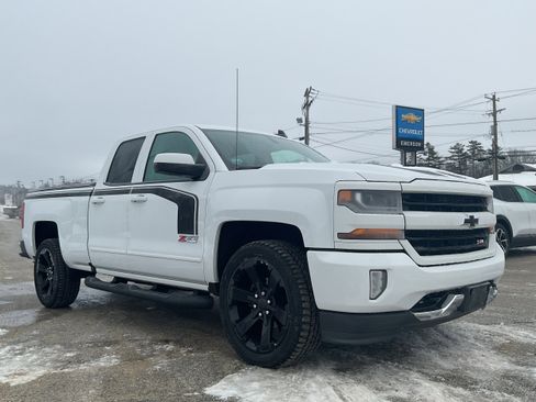 Used 2017 Chevrolet Silverado 1500 LT w/ Rally 2 Edition image 2