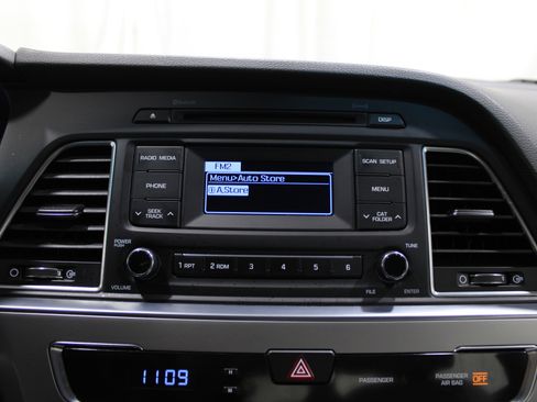 Used 2015 Hyundai Sonata SE image 15