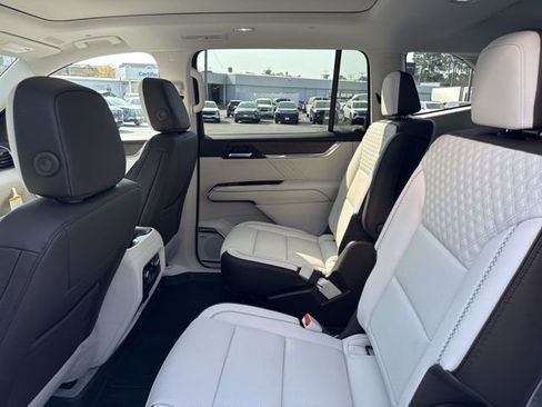 New 2026 GMC Acadia Denali w/ Super Cruise Package image 11