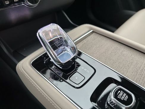 New 2026 Volvo XC90 B6 Ultra w/ Lounge Package image 14