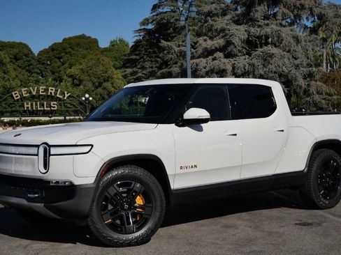 Used 2023 Rivian R1T Adventure image 4