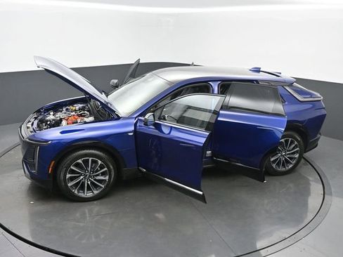 New 2026 Cadillac Lyriq Sport w/ LPO, Floor Liner Package AWD/4WD image 61