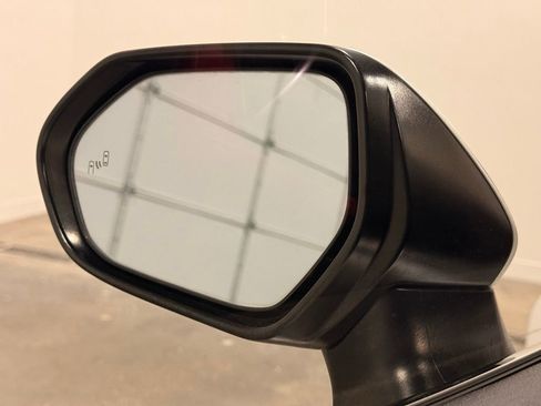 Used 2021 Toyota Camry XSE image 12