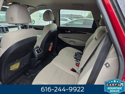 Used 2018 Kia Sorento FWD image 10