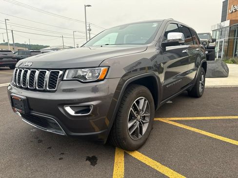 Used 2018 Jeep Grand Cherokee Limited AWD/4WD image 4